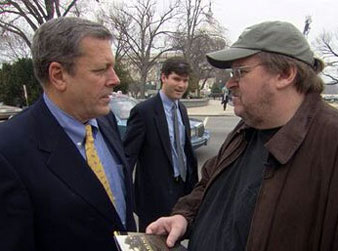 FAHRENHEIT 9/11 di Michael Moore