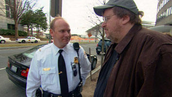 FAHRENHEIT 9/11 di Michael Moore